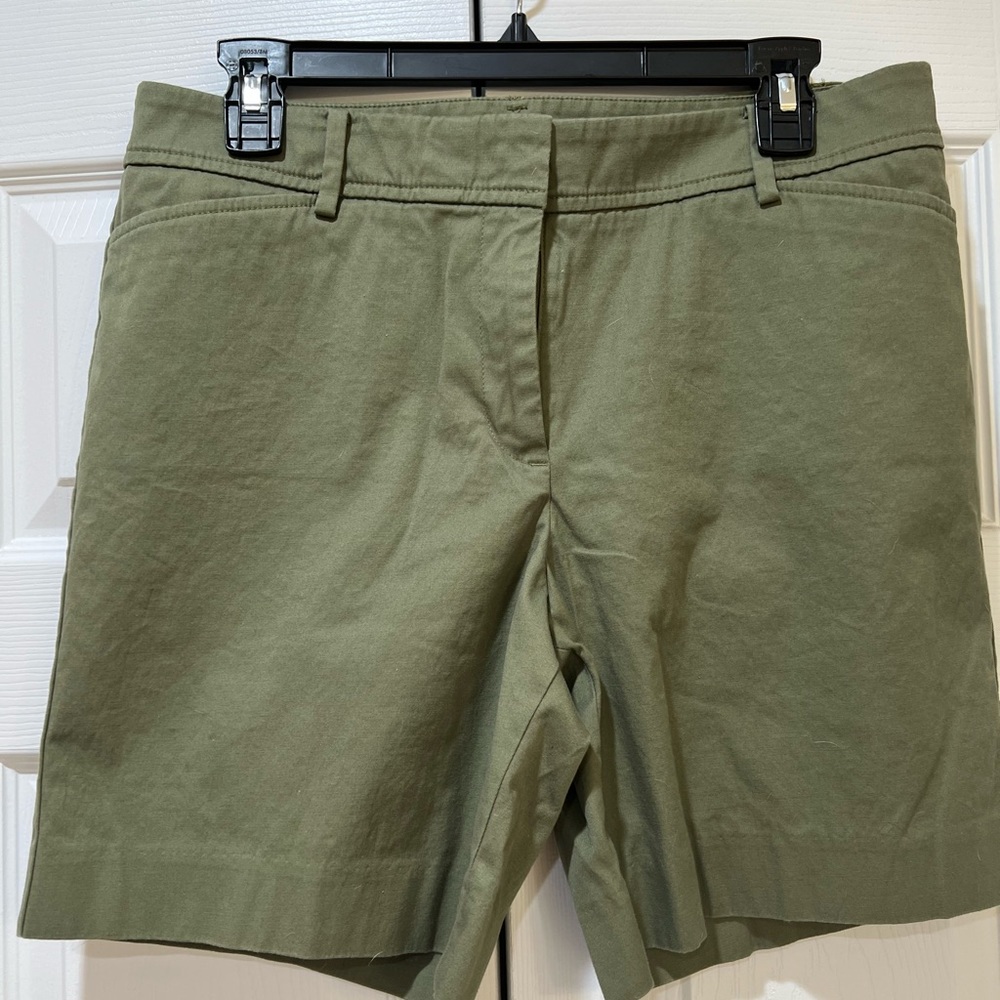 New Talbots Perfect Short size 8